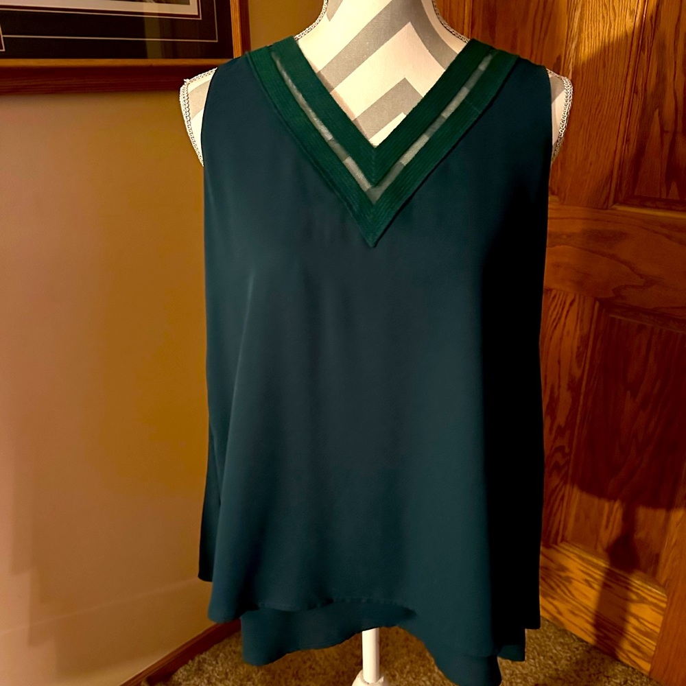 EUC Daniel Rainn layer top
